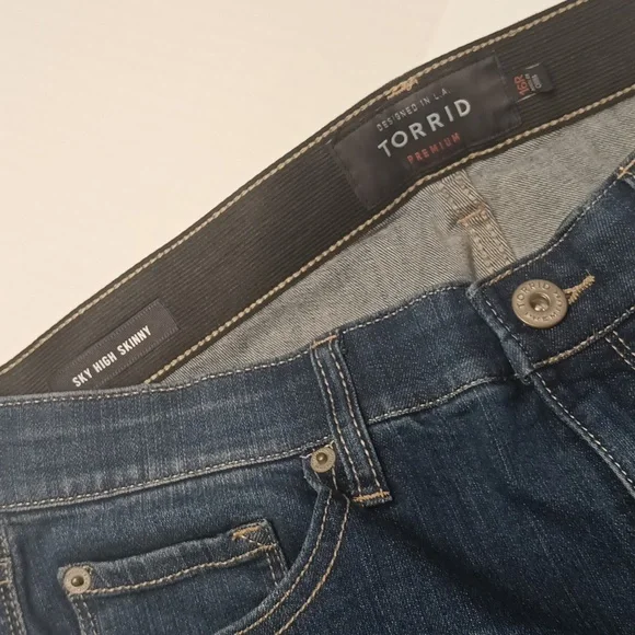 Torrid| plus size 16 R Premium sky high skinny ankle -Length Womens jeans. - Picture 5 of 9